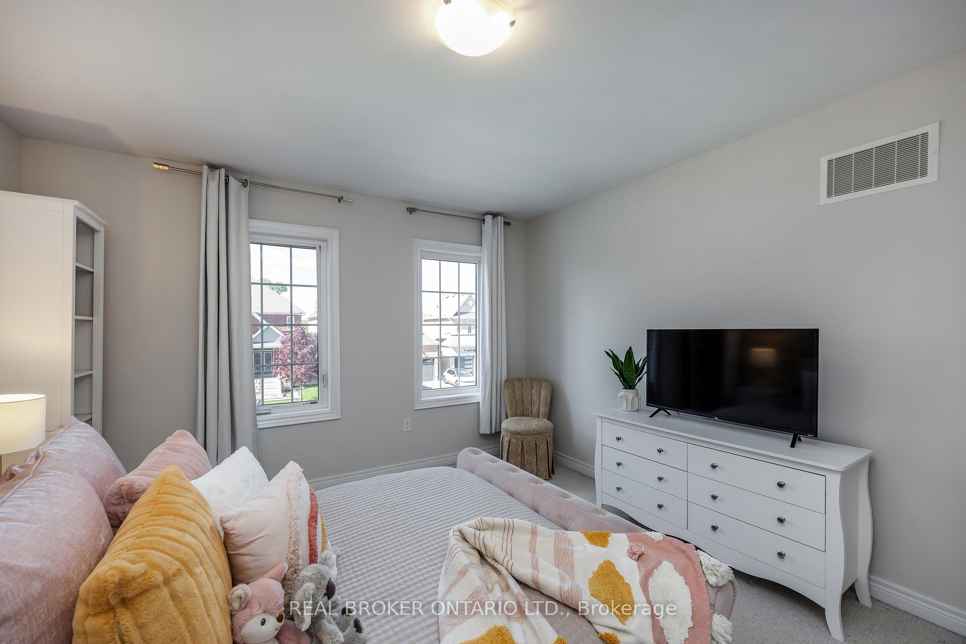 Photo 32 of 2028 Hunking Drive, Oshawa, Taunton — HOMEH
