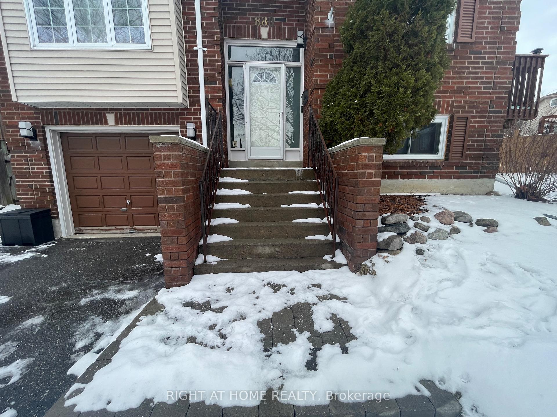 Photo 5 of Unit Upper, 880 Meadowhill Court, Oshawa, Pinecrest — HOMEH