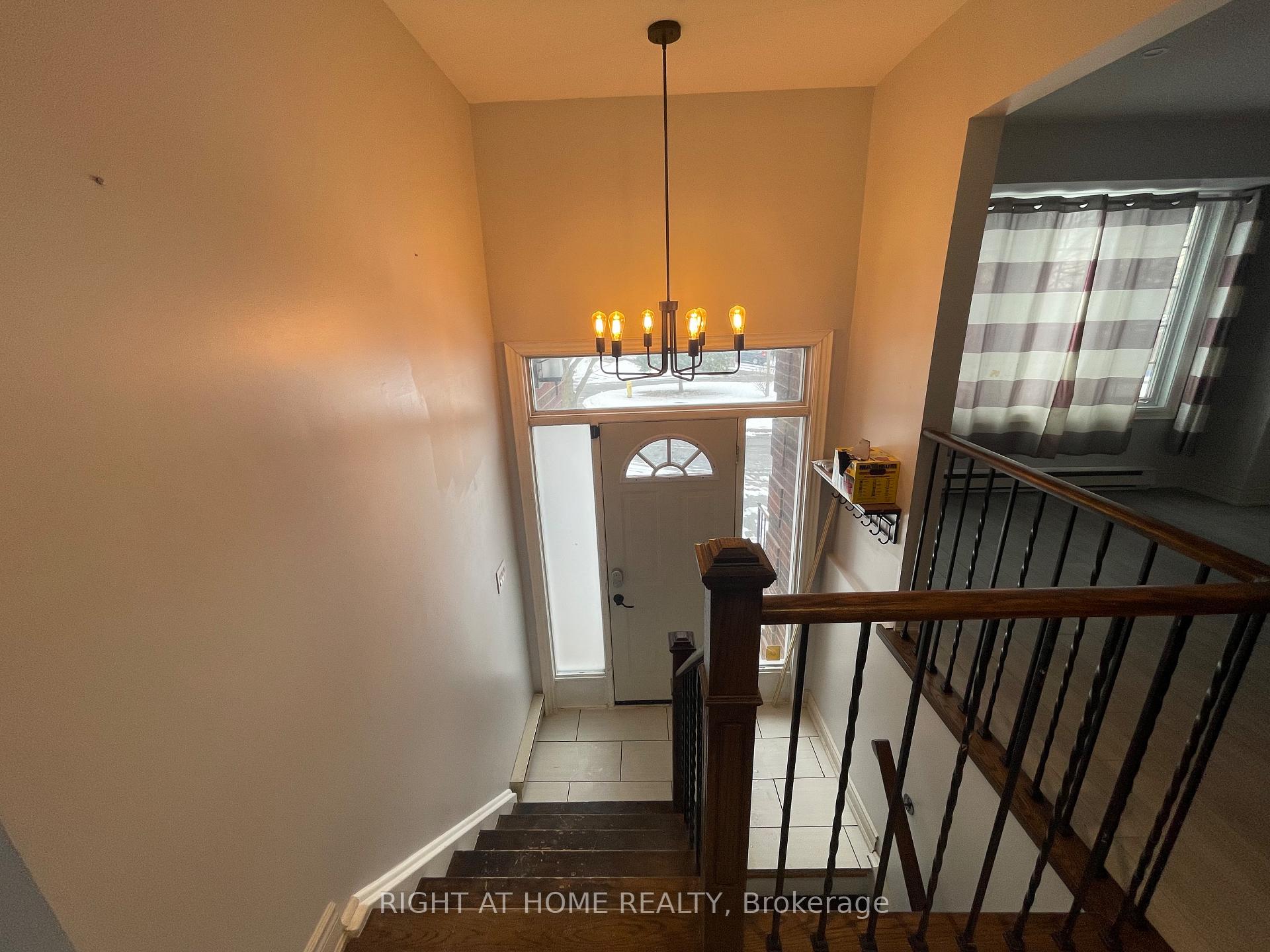 Photo 6 of Unit Upper, 880 Meadowhill Court, Oshawa, Pinecrest — HOMEH