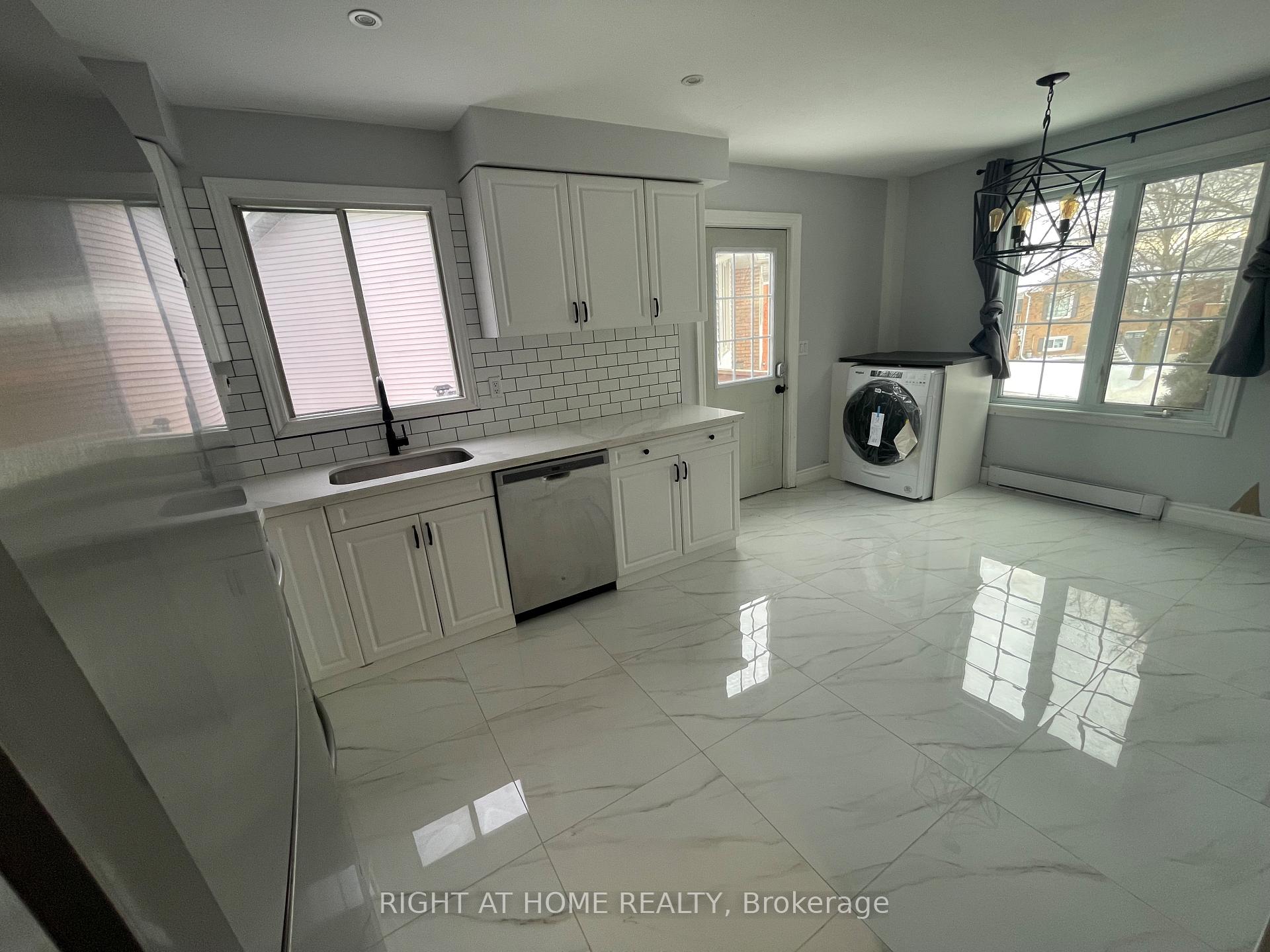 Photo 8 of Unit Upper, 880 Meadowhill Court, Oshawa, Pinecrest — HOMEH