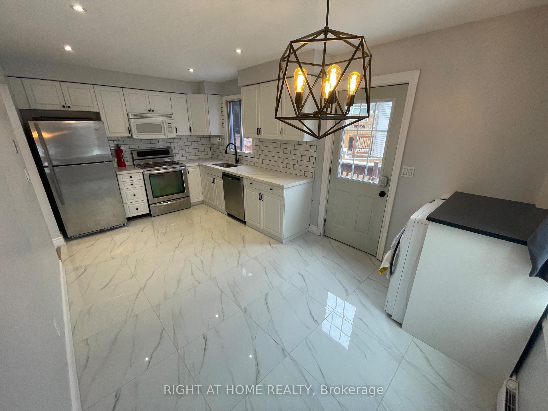 Photo 9 of Unit Upper, 880 Meadowhill Court, Oshawa, Pinecrest — HOMEH