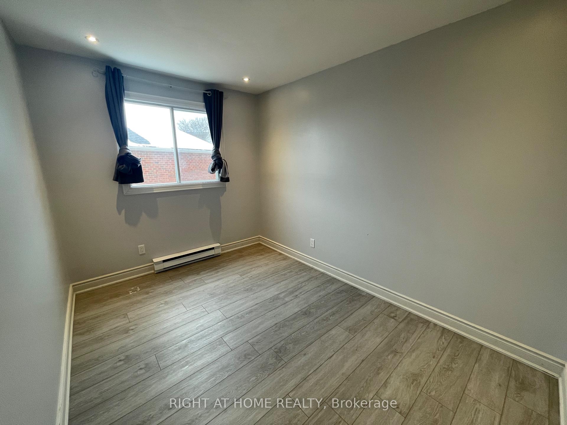 Photo 13 of Unit Upper, 880 Meadowhill Court, Oshawa, Pinecrest — HOMEH