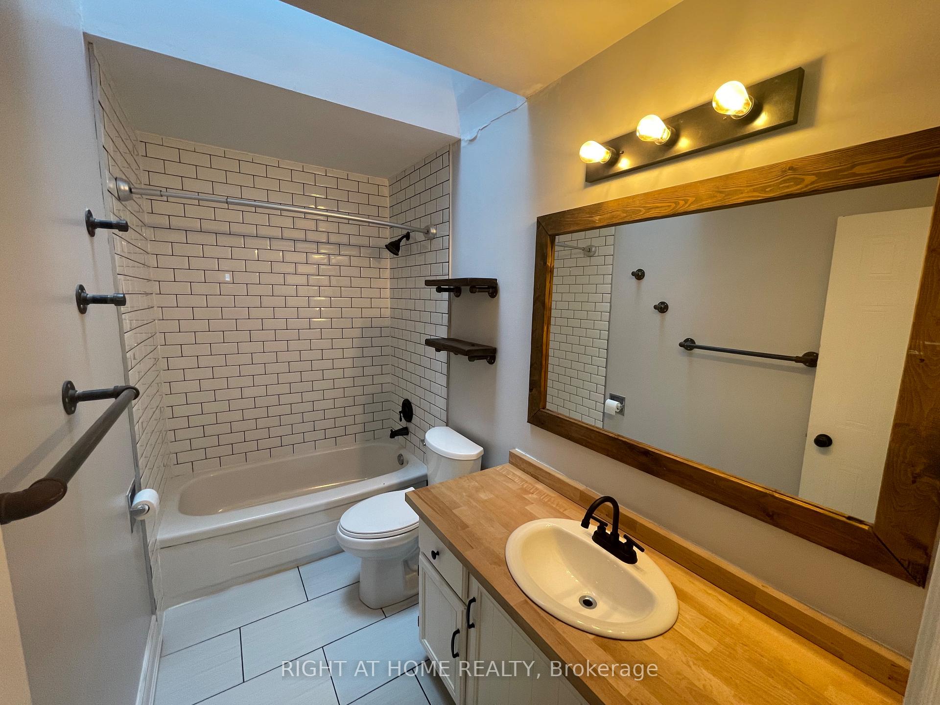 Photo 15 of Unit Upper, 880 Meadowhill Court, Oshawa, Pinecrest — HOMEH