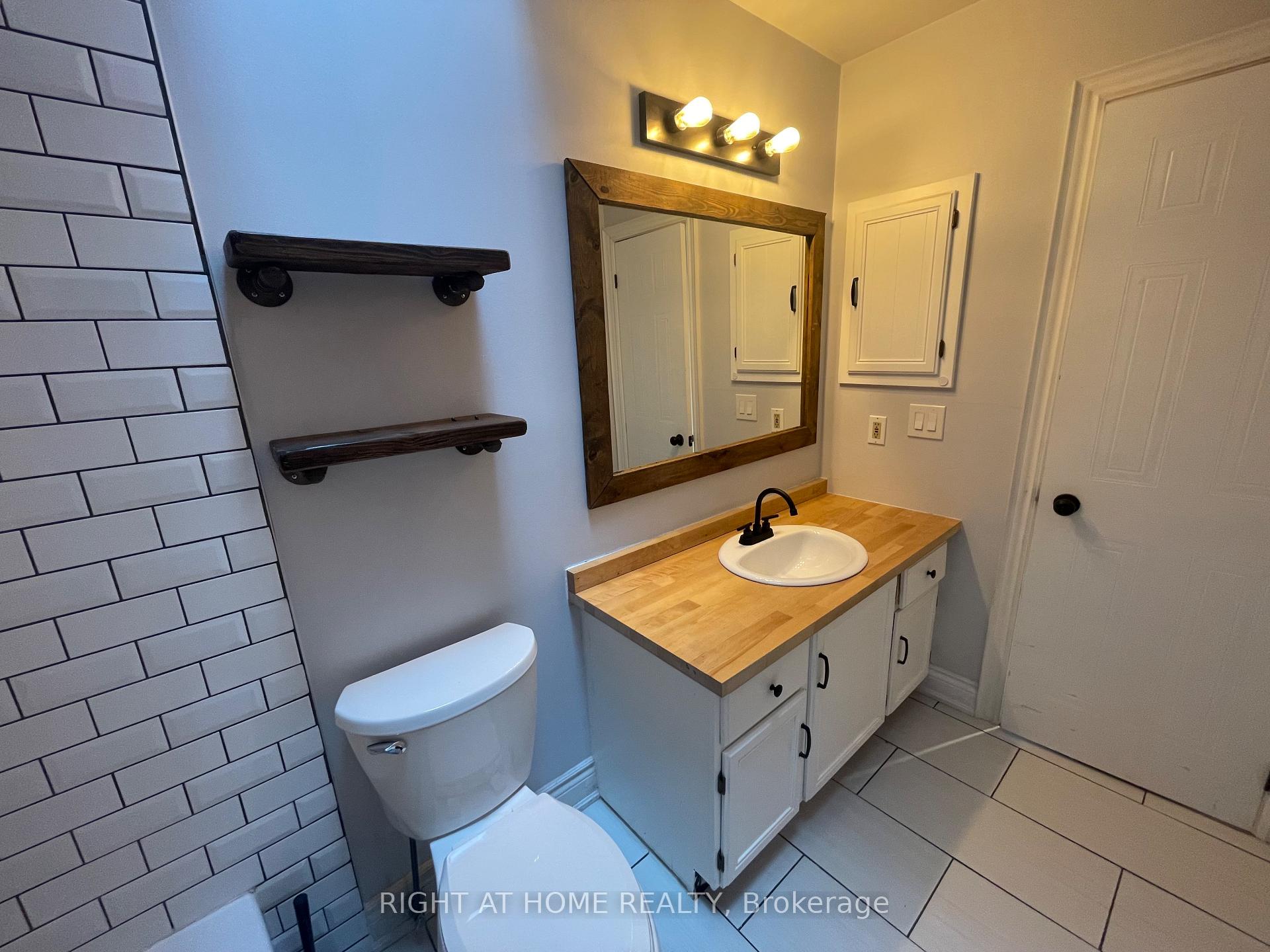 Photo 16 of Unit Upper, 880 Meadowhill Court, Oshawa, Pinecrest — HOMEH
