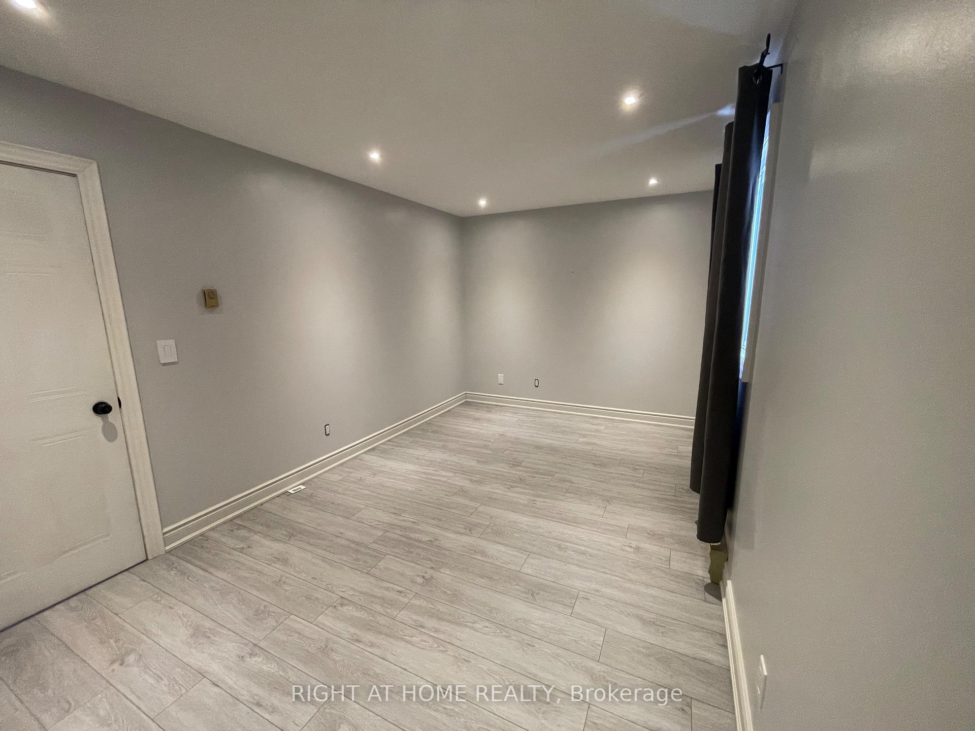 Photo 20 of Unit Upper, 880 Meadowhill Court, Oshawa, Pinecrest — HOMEH