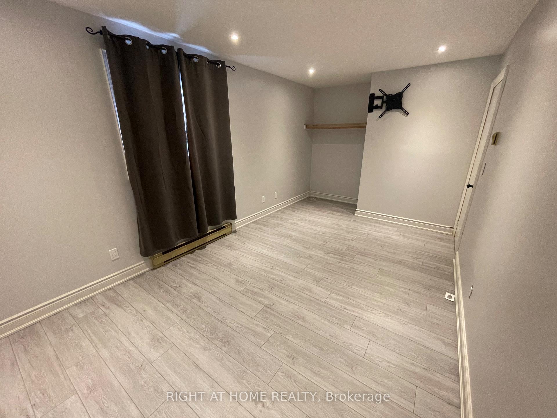 Photo 21 of Unit Upper, 880 Meadowhill Court, Oshawa, Pinecrest — HOMEH