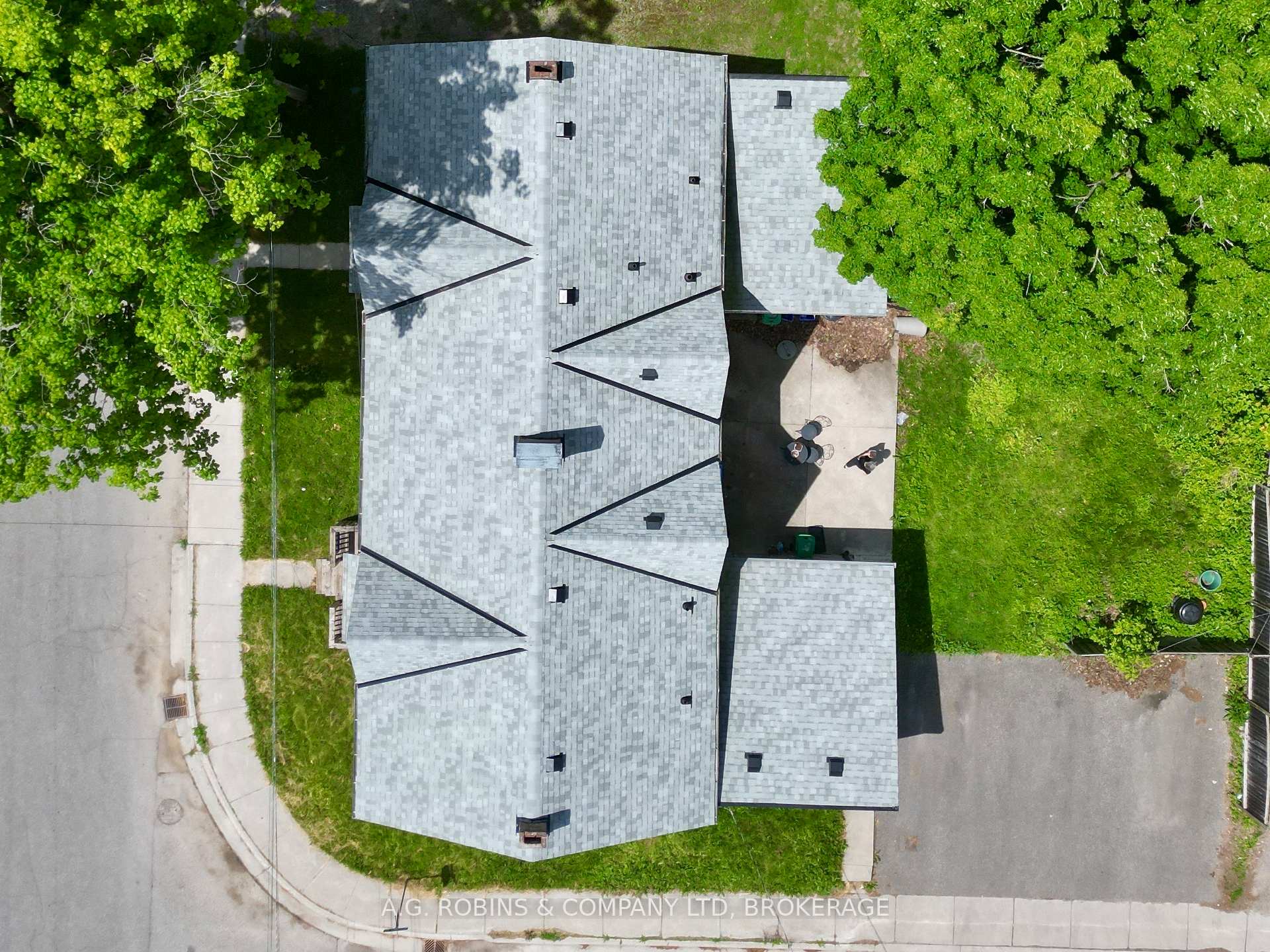 Photo 3 of 284 Brock Street, Peterborough, Town Ward 3 — HOMEH