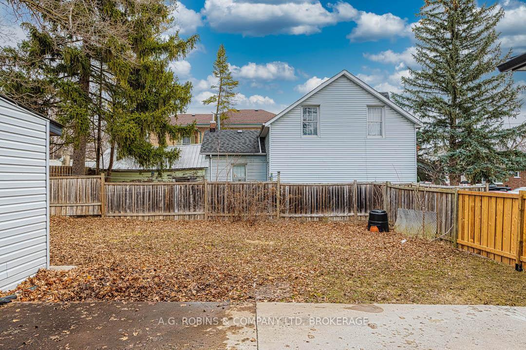 Photo 5 of 284 Brock Street, Peterborough, Town Ward 3 — HOMEH