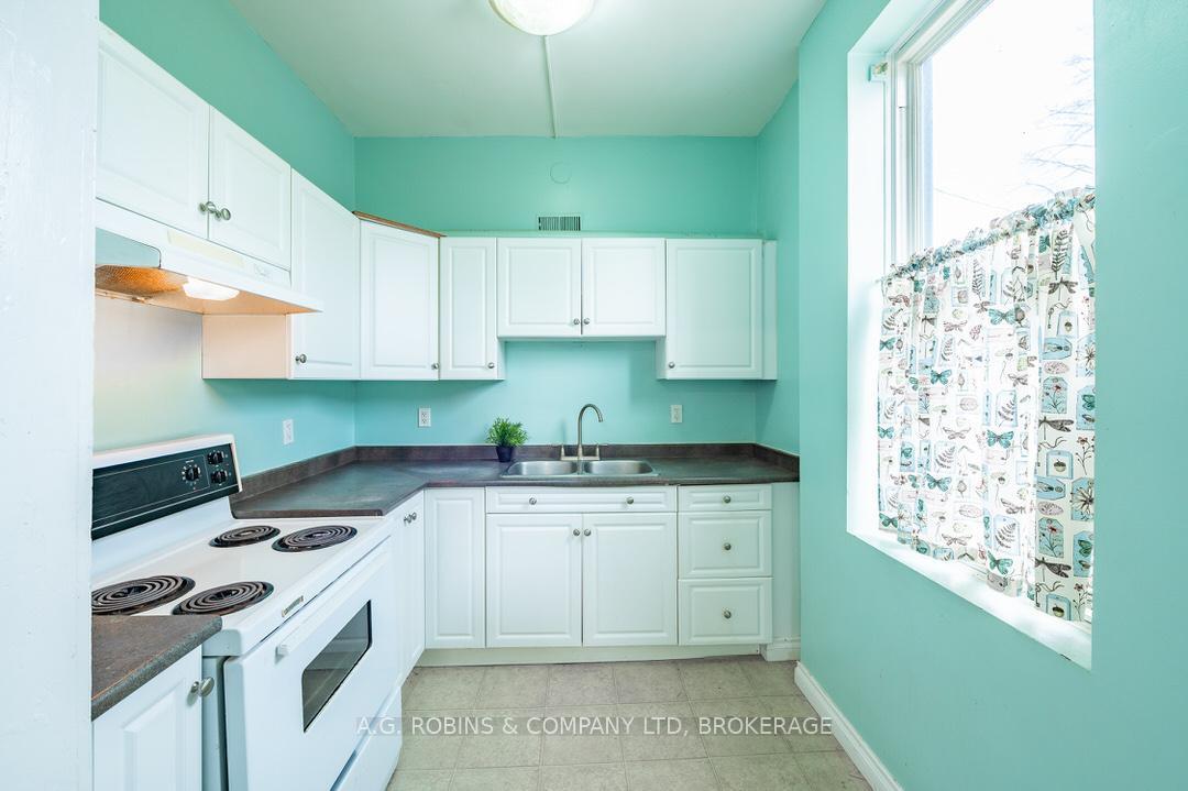 Photo 9 of 284 Brock Street, Peterborough, Town Ward 3 — HOMEH