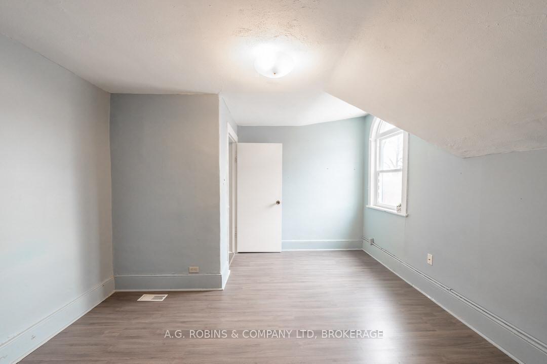 Photo 16 of 284 Brock Street, Peterborough, Town Ward 3 — HOMEH
