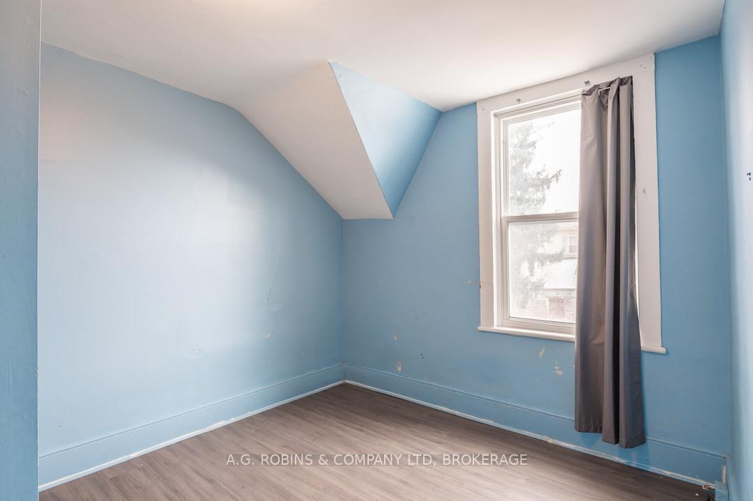 Photo 18 of 284 Brock Street, Peterborough, Town Ward 3 — HOMEH