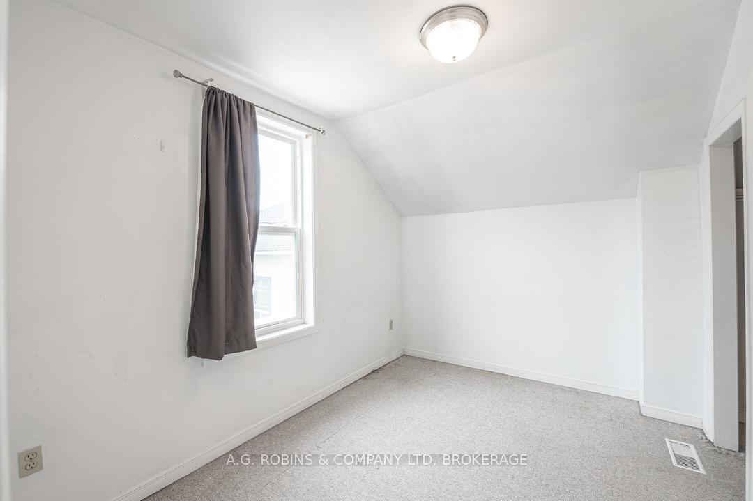 Photo 29 of 284 Brock Street, Peterborough, Town Ward 3 — HOMEH