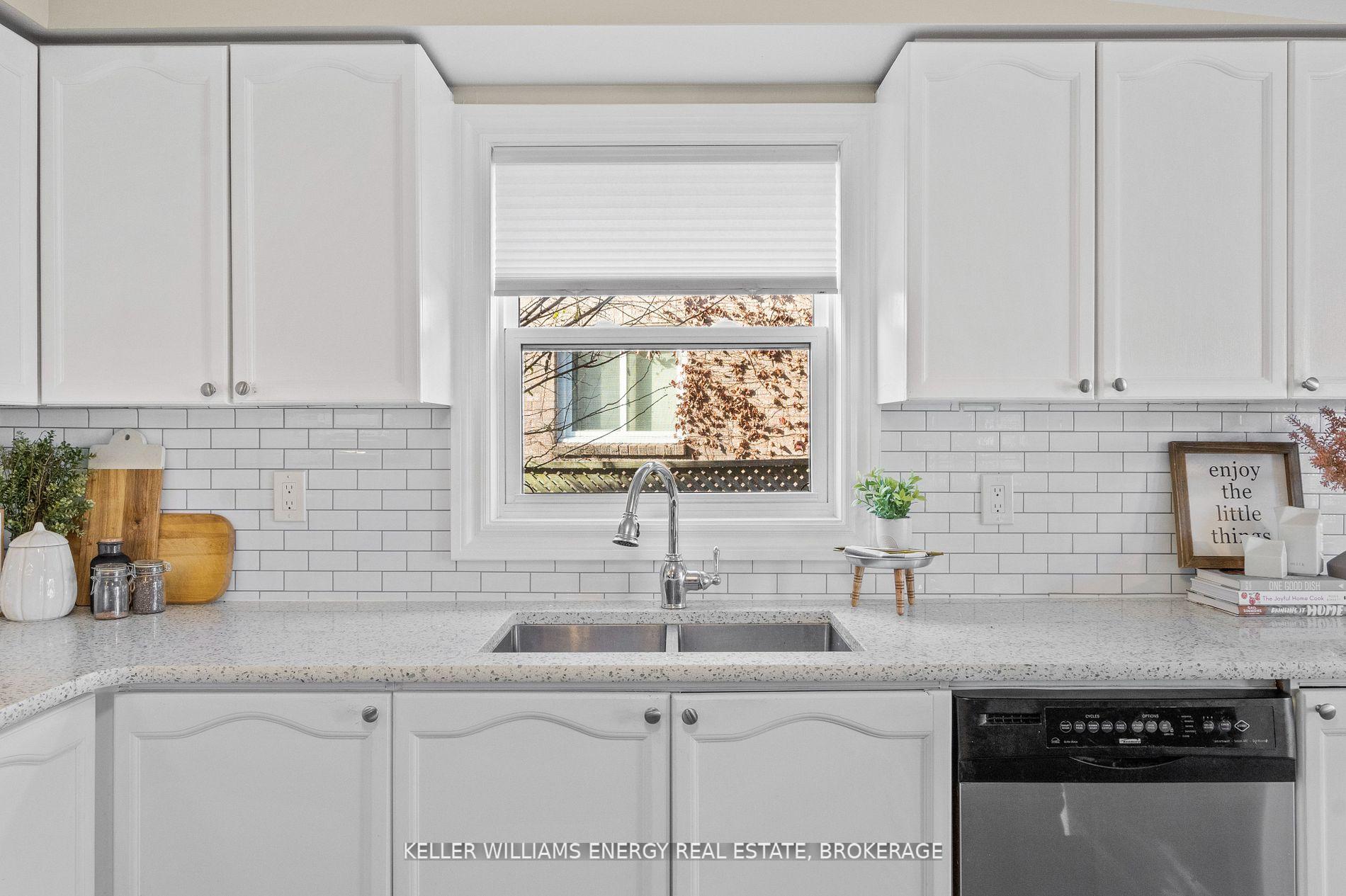 Photo 9 of 72 Willowbrook Drive, Whitby, Pringle Creek — HOMEH