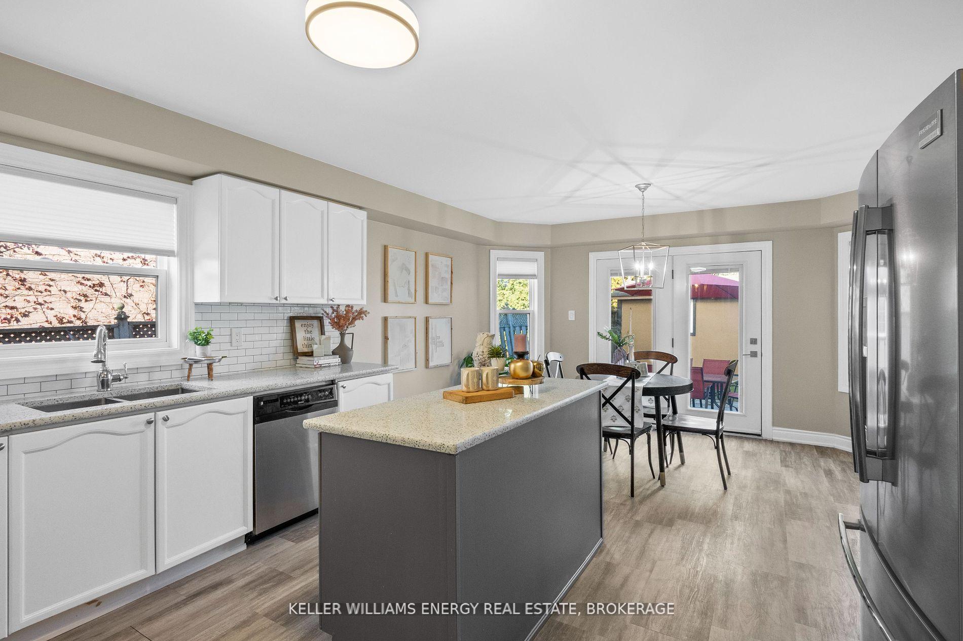 Photo 10 of 72 Willowbrook Drive, Whitby, Pringle Creek — HOMEH