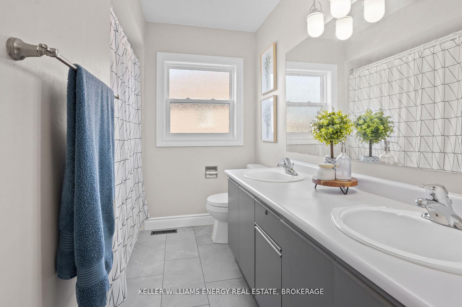Photo 26 of 72 Willowbrook Drive, Whitby, Pringle Creek — HOMEH