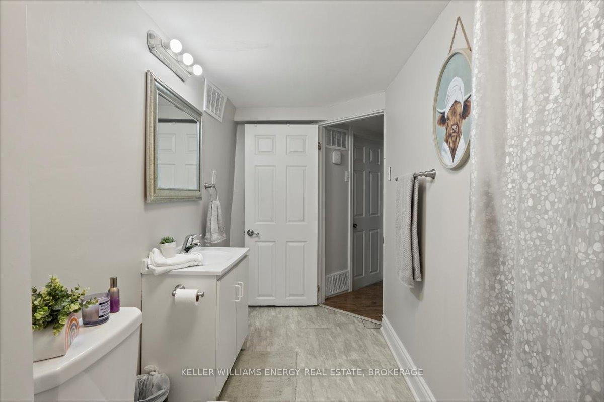 Photo 34 of 72 Willowbrook Drive, Whitby, Pringle Creek — HOMEH