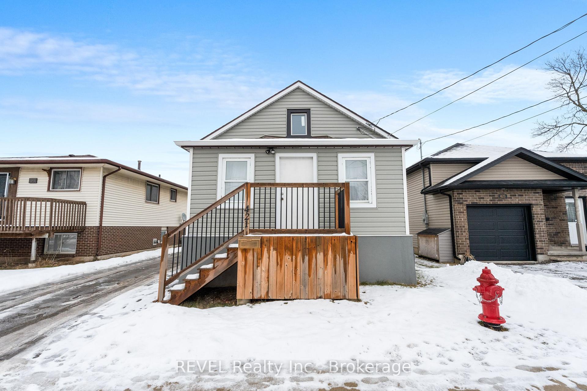 Photo 2 of 421 Wright Street, Welland, Lincoln/Crowland — HOMEH