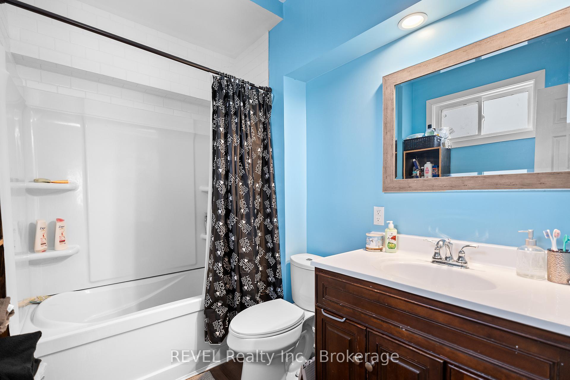 Photo 11 of 421 Wright Street, Welland, Lincoln/Crowland — HOMEH