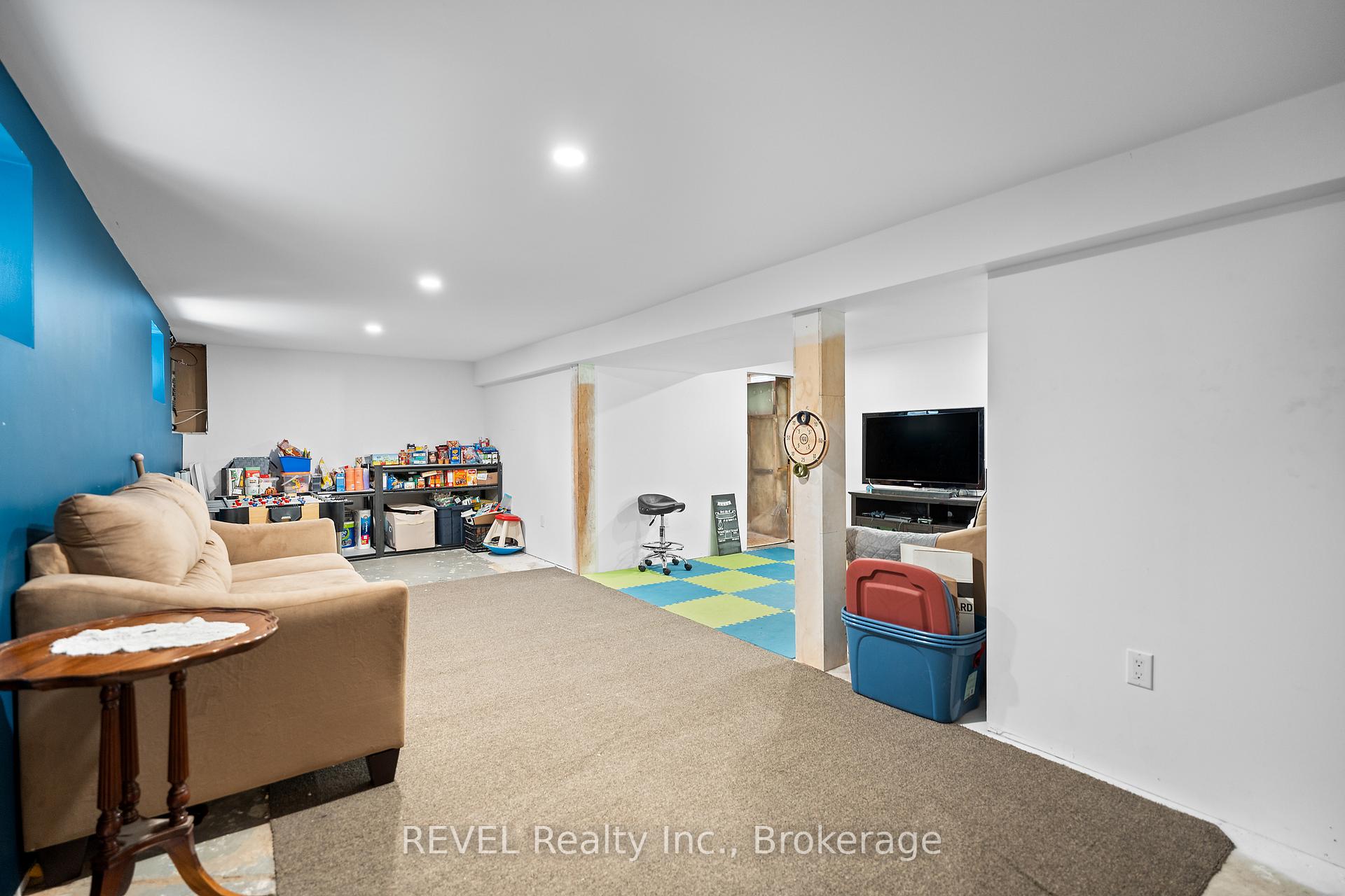 Photo 13 of 421 Wright Street, Welland, Lincoln/Crowland — HOMEH