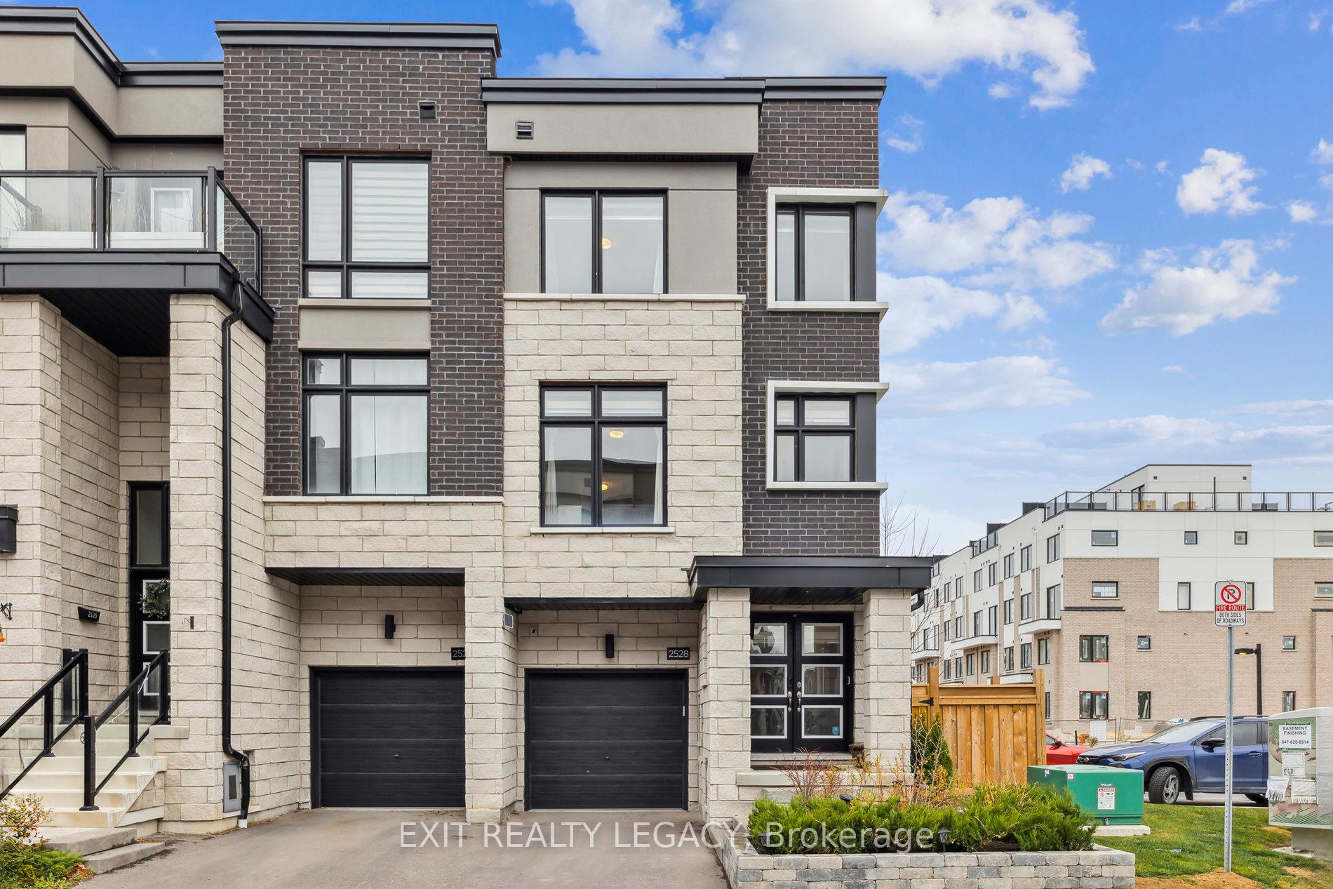 Photo 2 of 2528 Castlegate Crossing, Pickering, Duffin Heights — HOMEH
