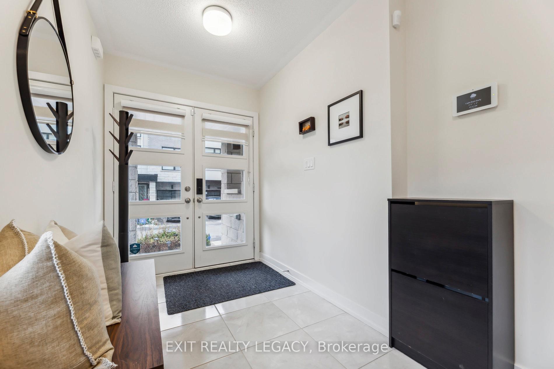 Photo 4 of 2528 Castlegate Crossing, Pickering, Duffin Heights — HOMEH
