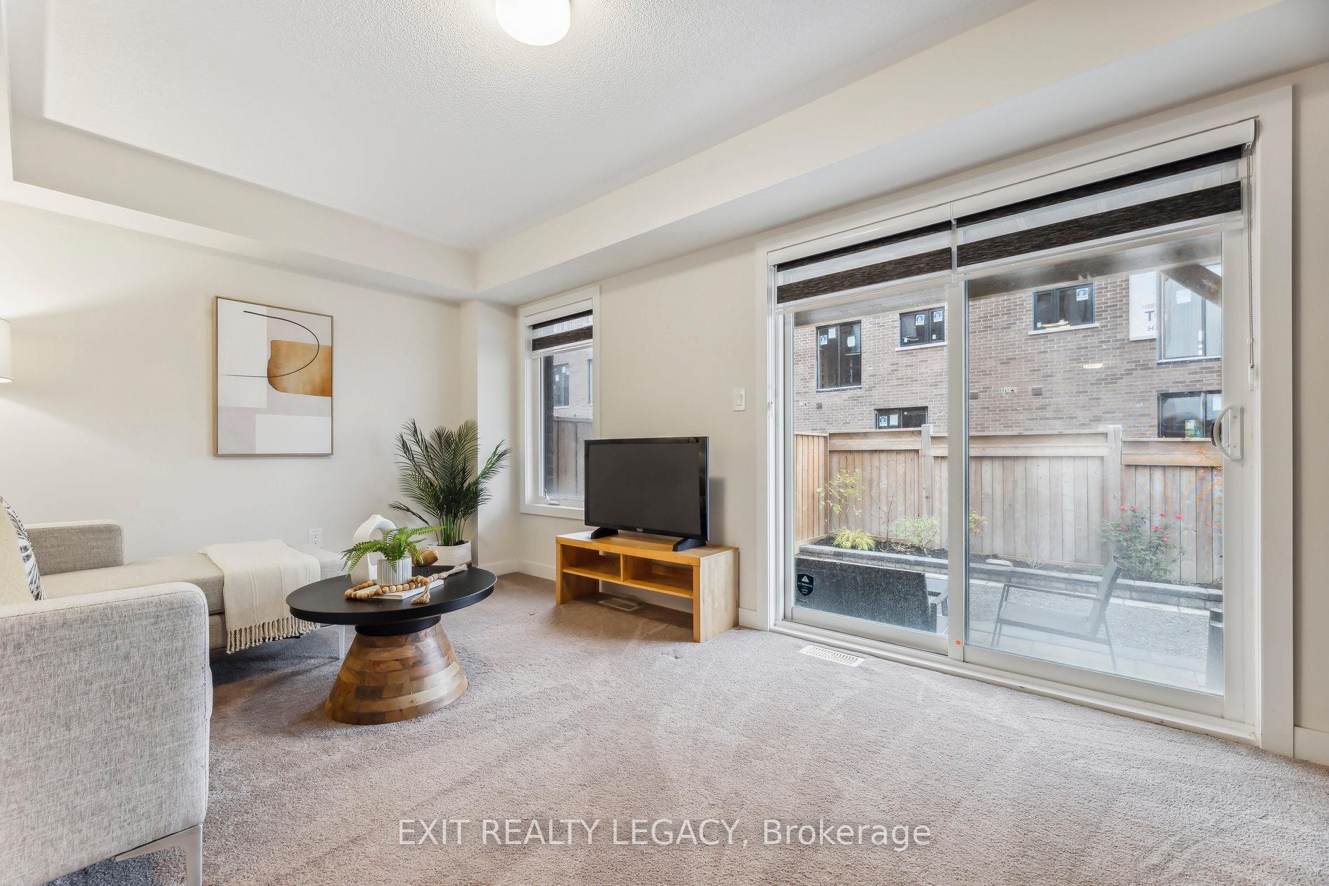 Photo 7 of 2528 Castlegate Crossing, Pickering, Duffin Heights — HOMEH