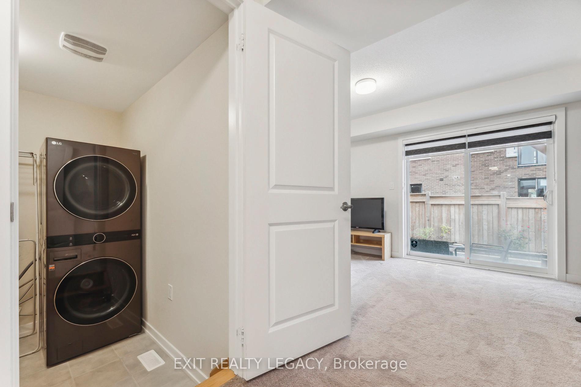 Photo 10 of 2528 Castlegate Crossing, Pickering, Duffin Heights — HOMEH