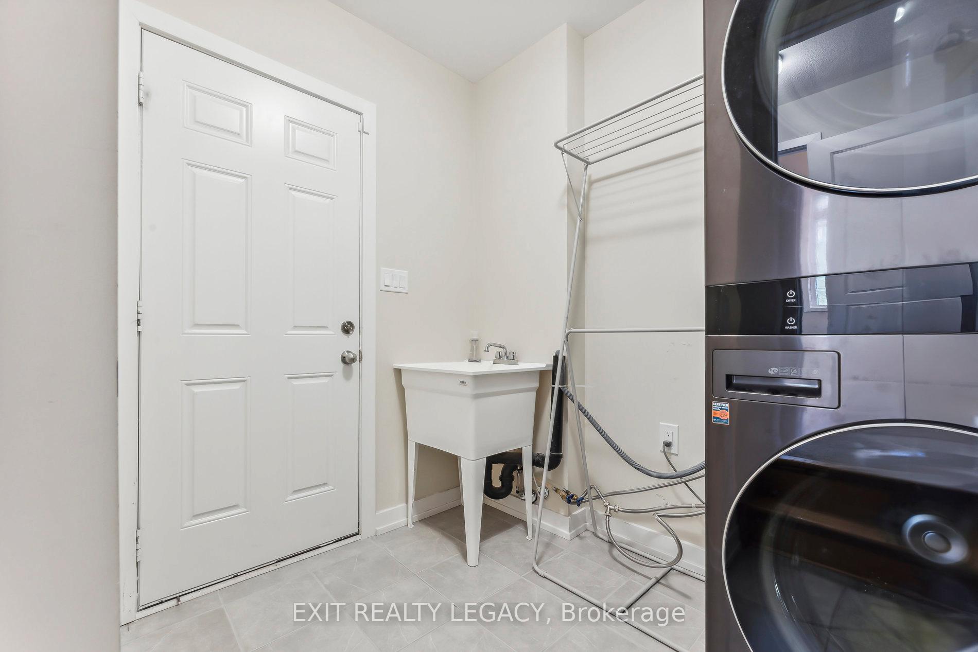 Photo 11 of 2528 Castlegate Crossing, Pickering, Duffin Heights — HOMEH