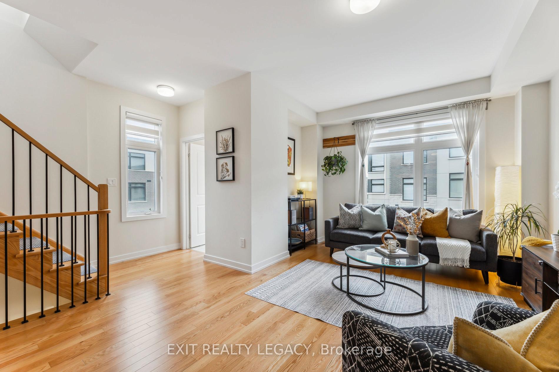 Photo 12 of 2528 Castlegate Crossing, Pickering, Duffin Heights — HOMEH