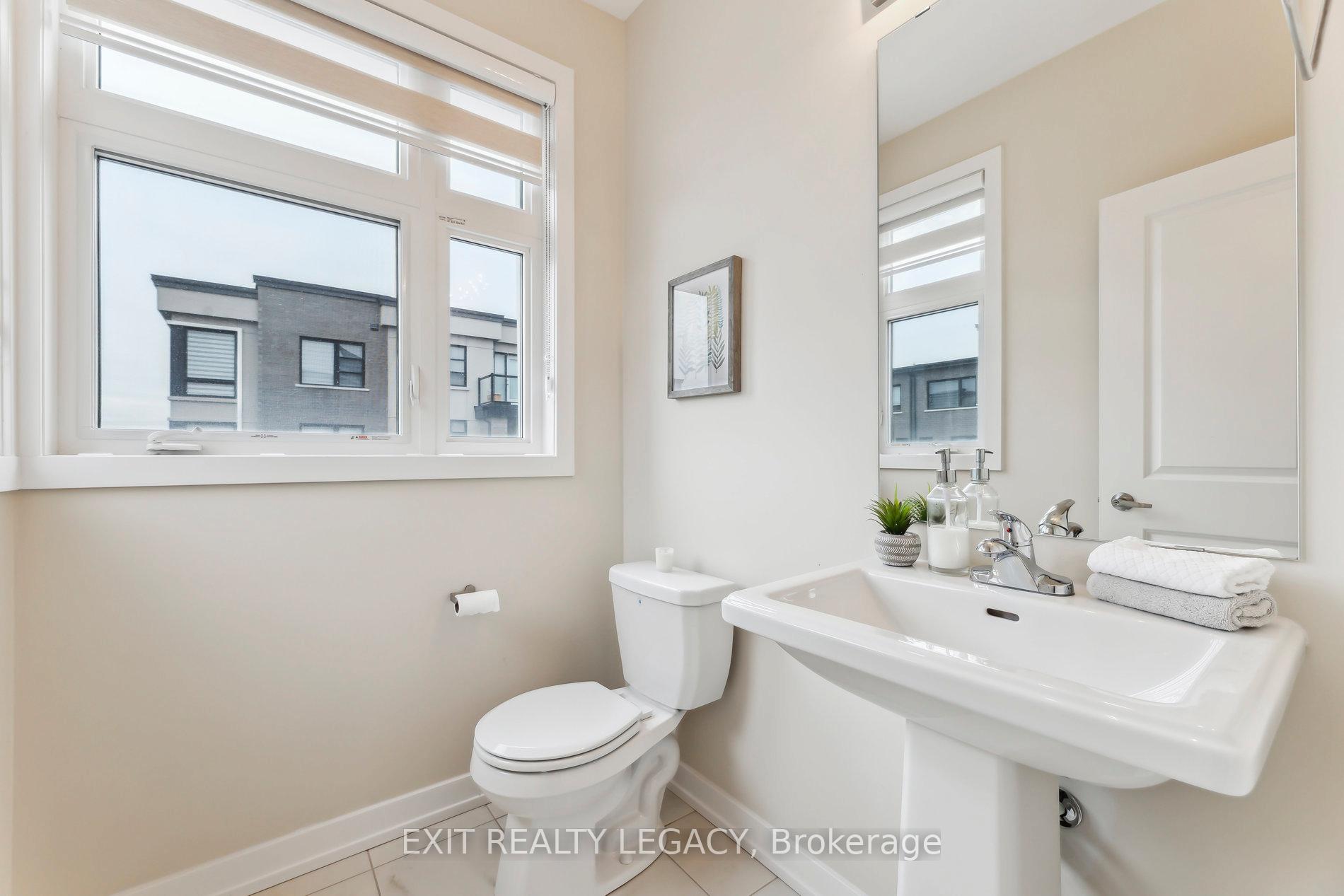 Photo 24 of 2528 Castlegate Crossing, Pickering, Duffin Heights — HOMEH