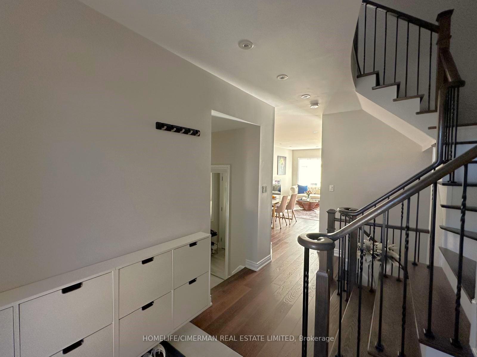 Photo 4 of 19 Shemer Drive, Vaughan, Patterson — HOMEH