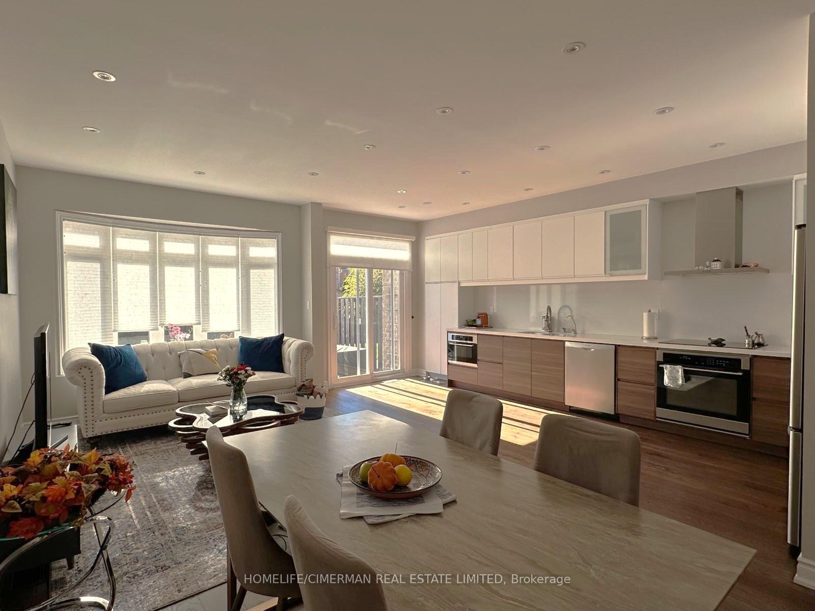 Photo 5 of 19 Shemer Drive, Vaughan, Patterson — HOMEH
