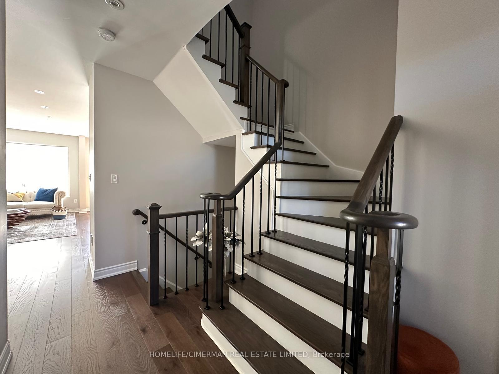 Photo 10 of 19 Shemer Drive, Vaughan, Patterson — HOMEH