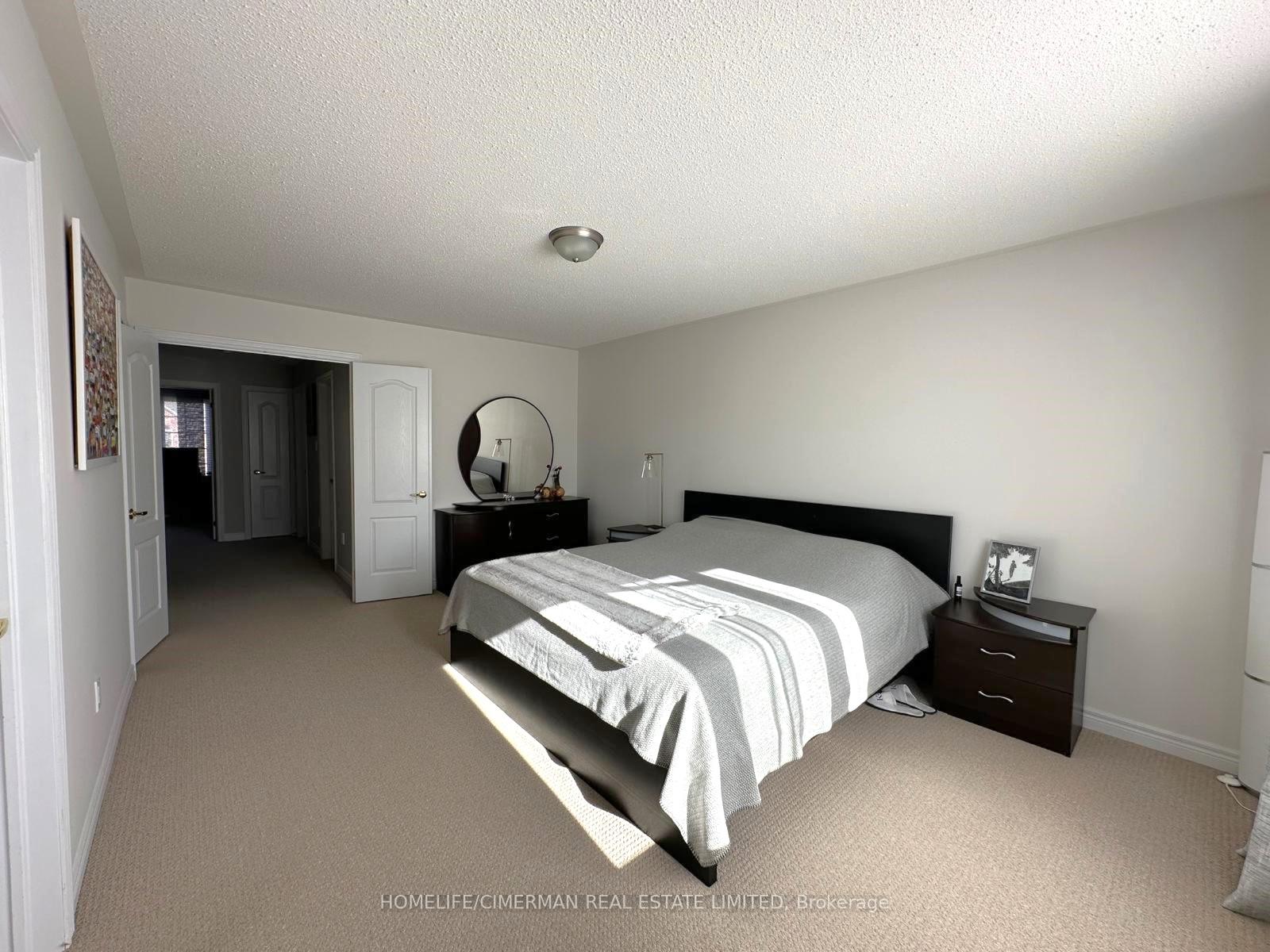 Photo 12 of 19 Shemer Drive, Vaughan, Patterson — HOMEH
