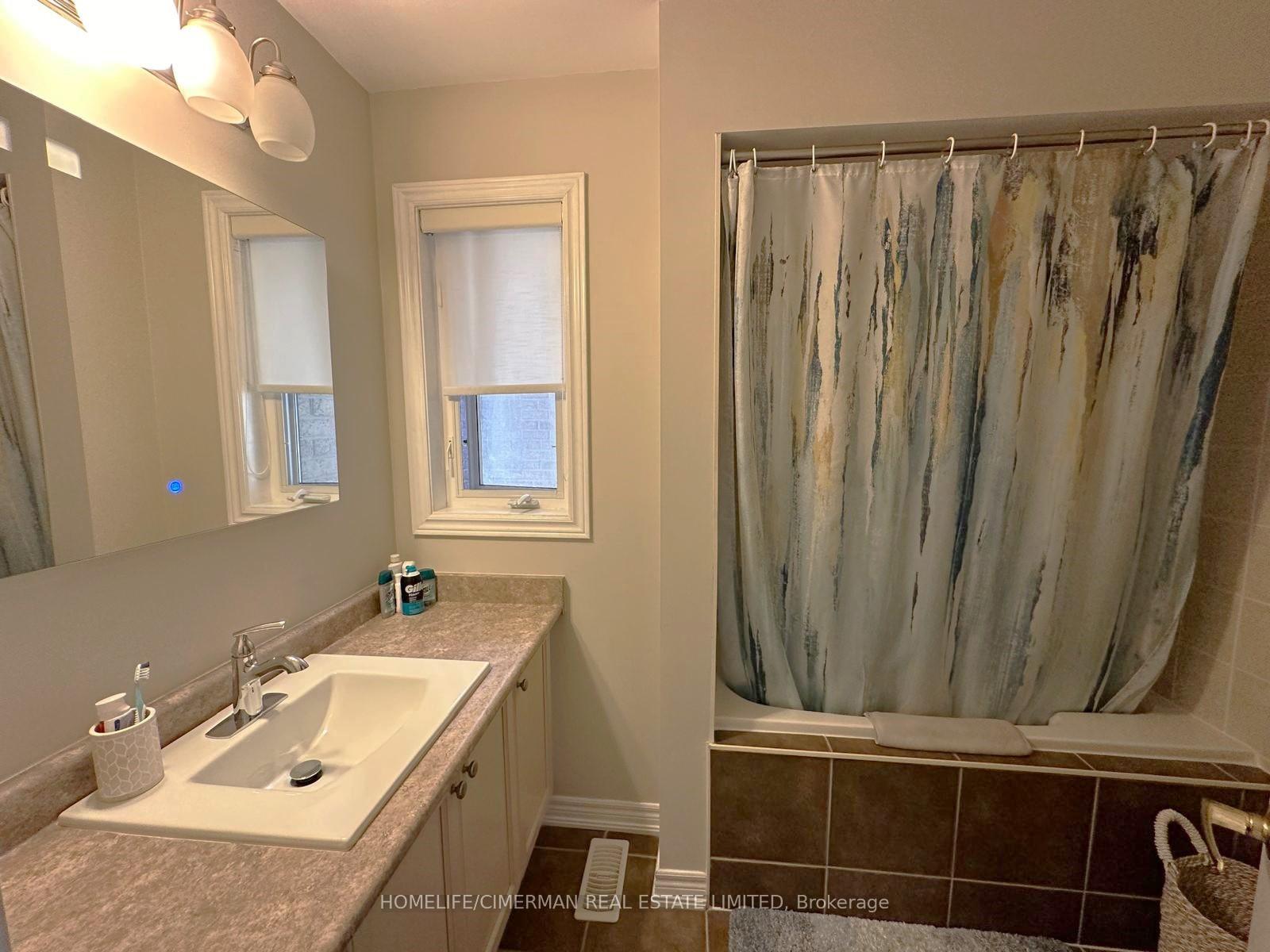Photo 16 of 19 Shemer Drive, Vaughan, Patterson — HOMEH
