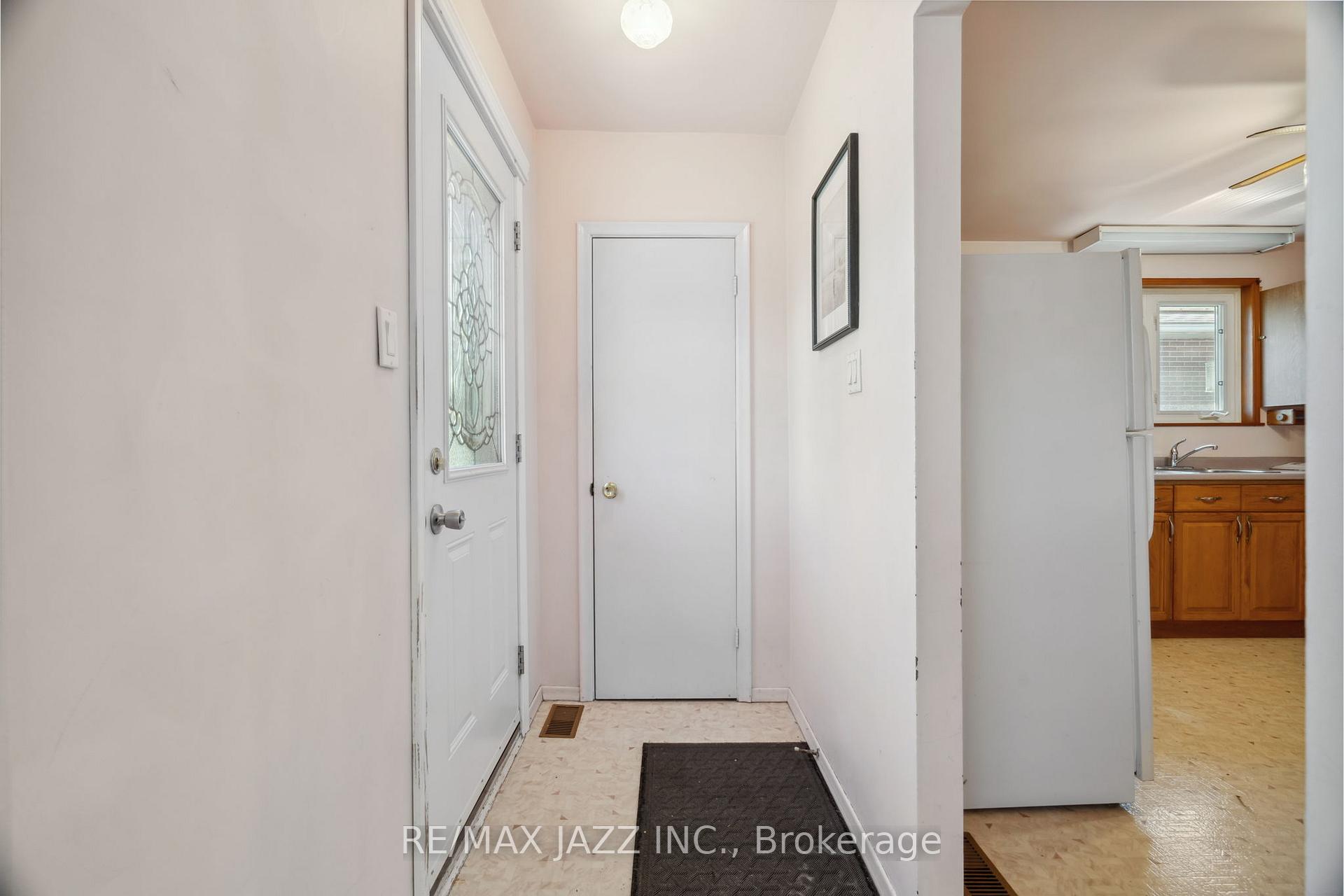 Photo 3 of 368 Wolfe Street, Oshawa, Lakeview — HOMEH