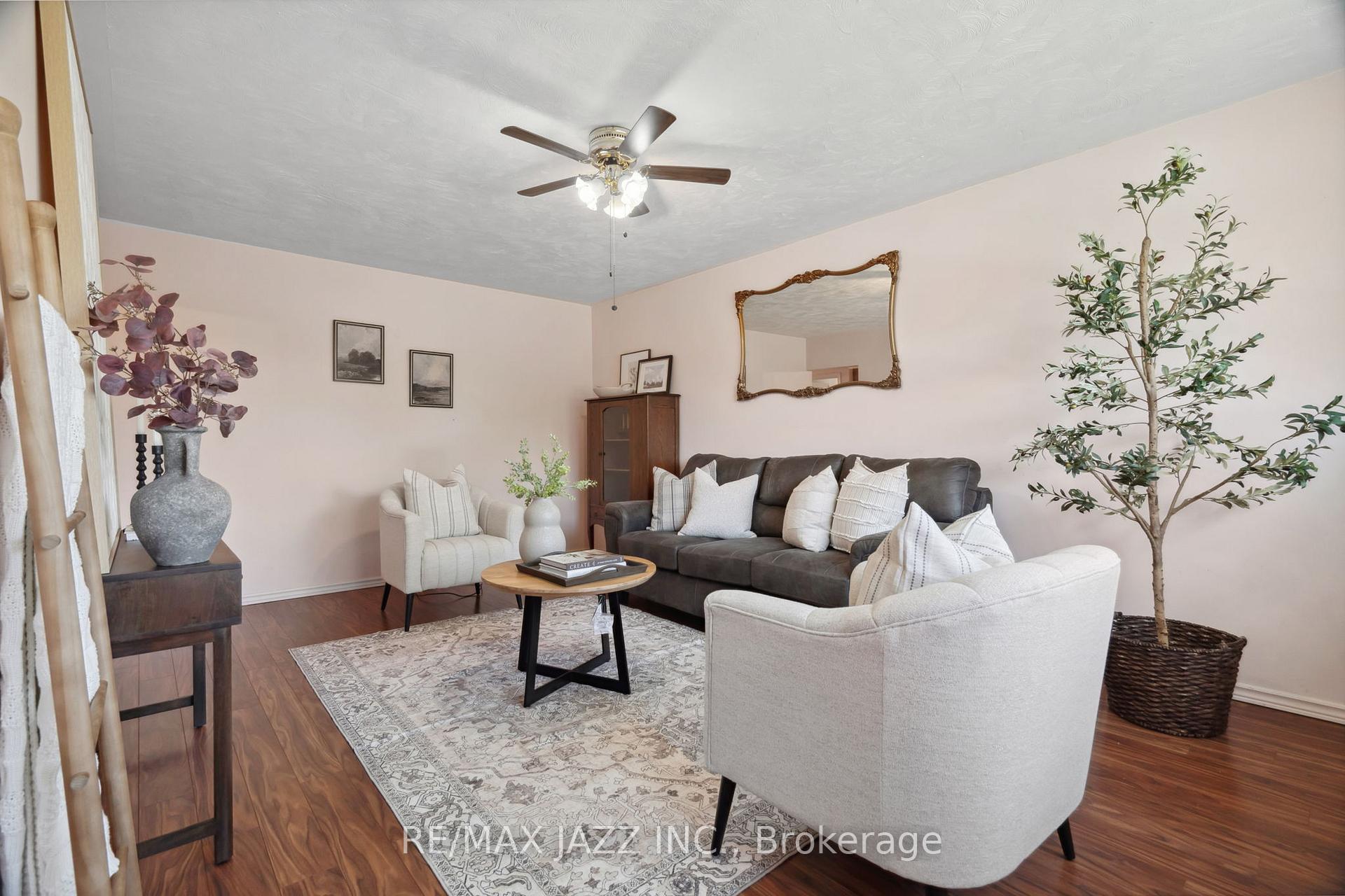 Photo 4 of 368 Wolfe Street, Oshawa, Lakeview — HOMEH