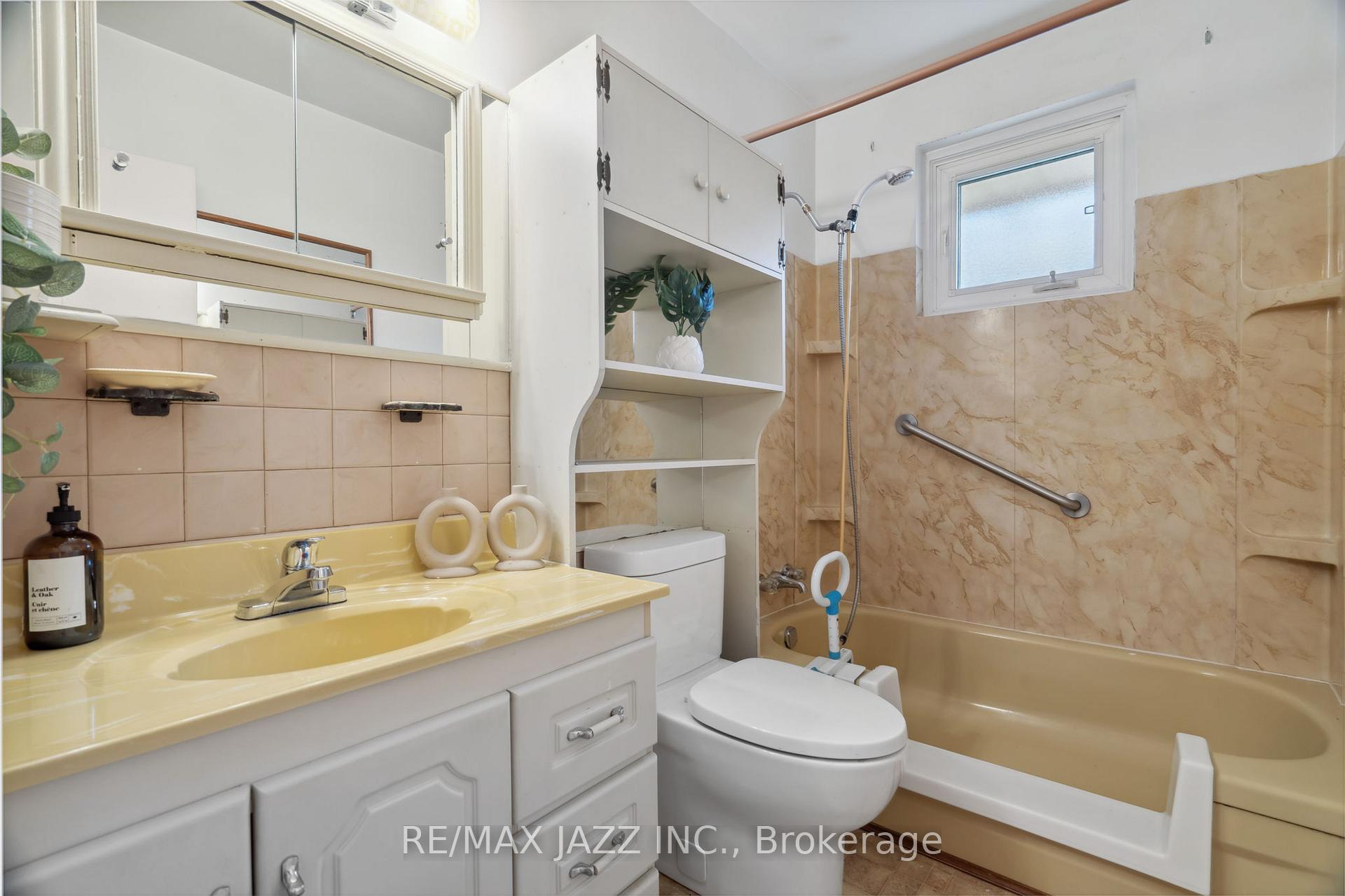 Photo 13 of 368 Wolfe Street, Oshawa, Lakeview — HOMEH