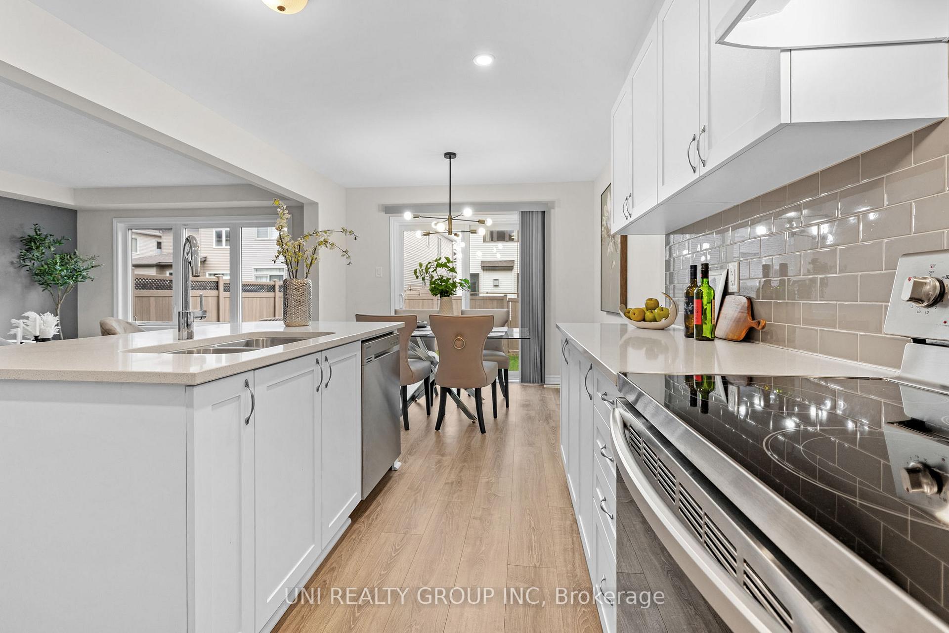 Photo 16 of 161 Celestial Grove, Ottawa, Barrhaven - Half Moon Bay — HOMEH