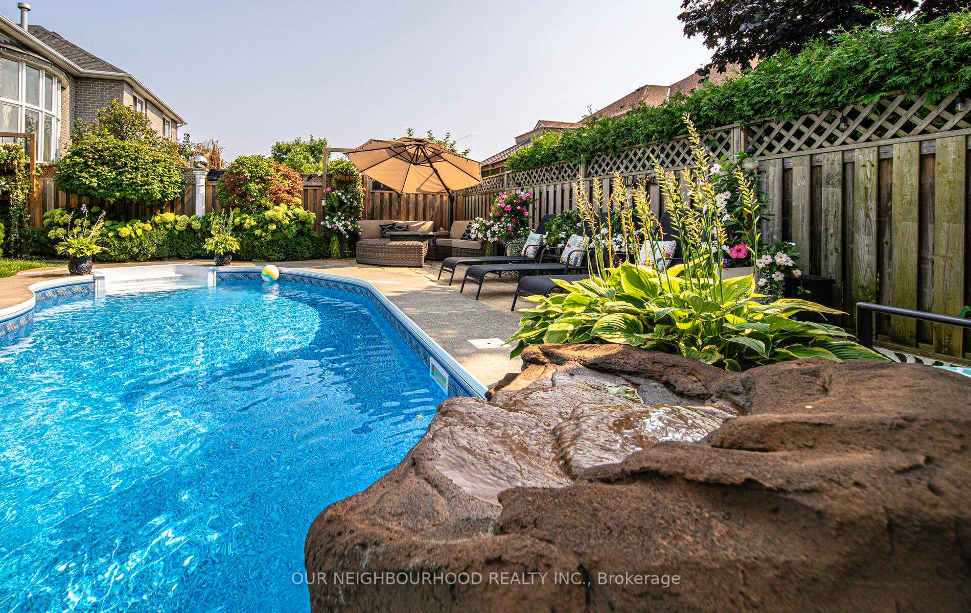 Photo 33 of 407 Frontier Court, Pickering, Rosebank — HOMEH