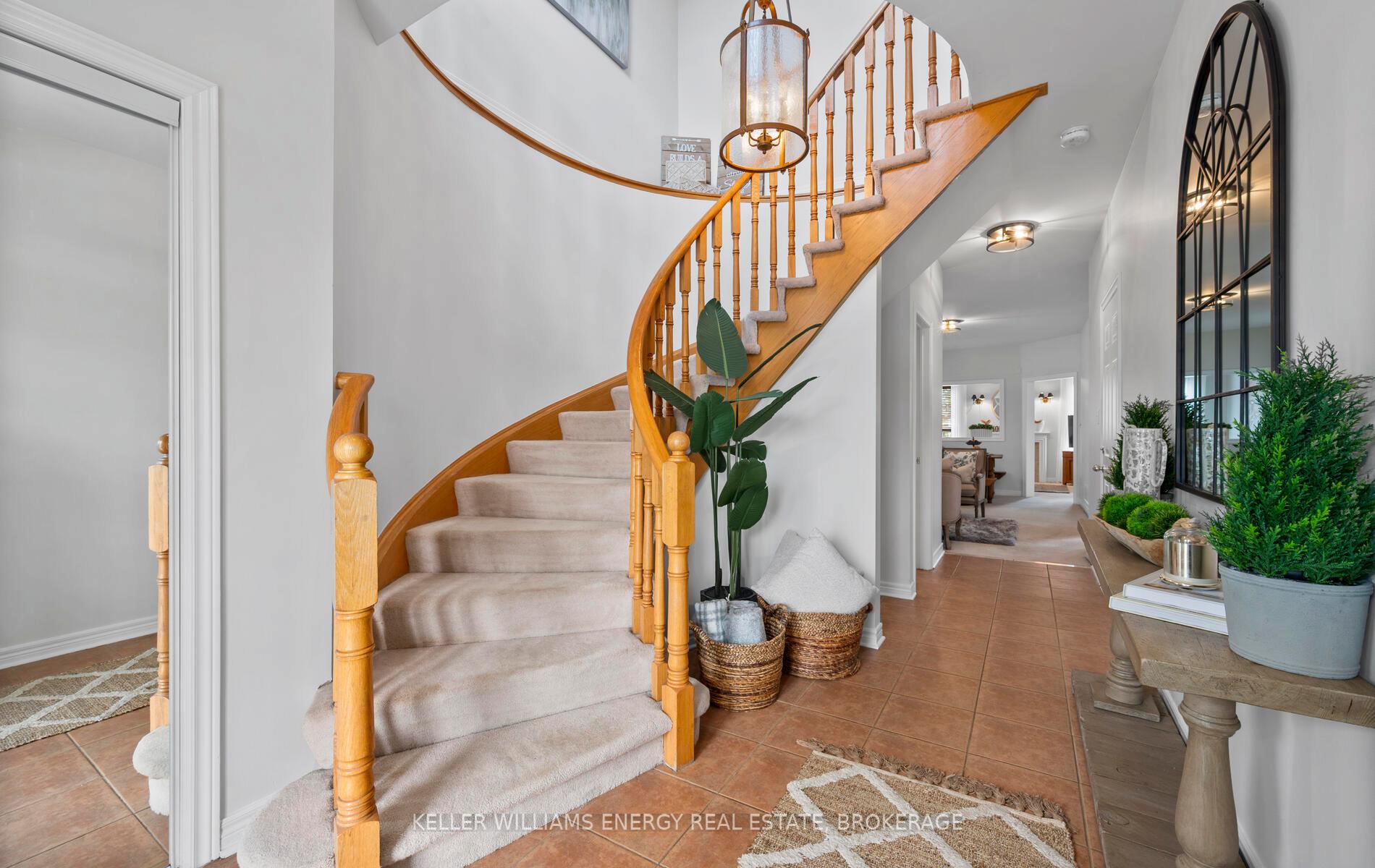 Photo 3 of 23 Charest Place, Whitby, Brooklin — HOMEH