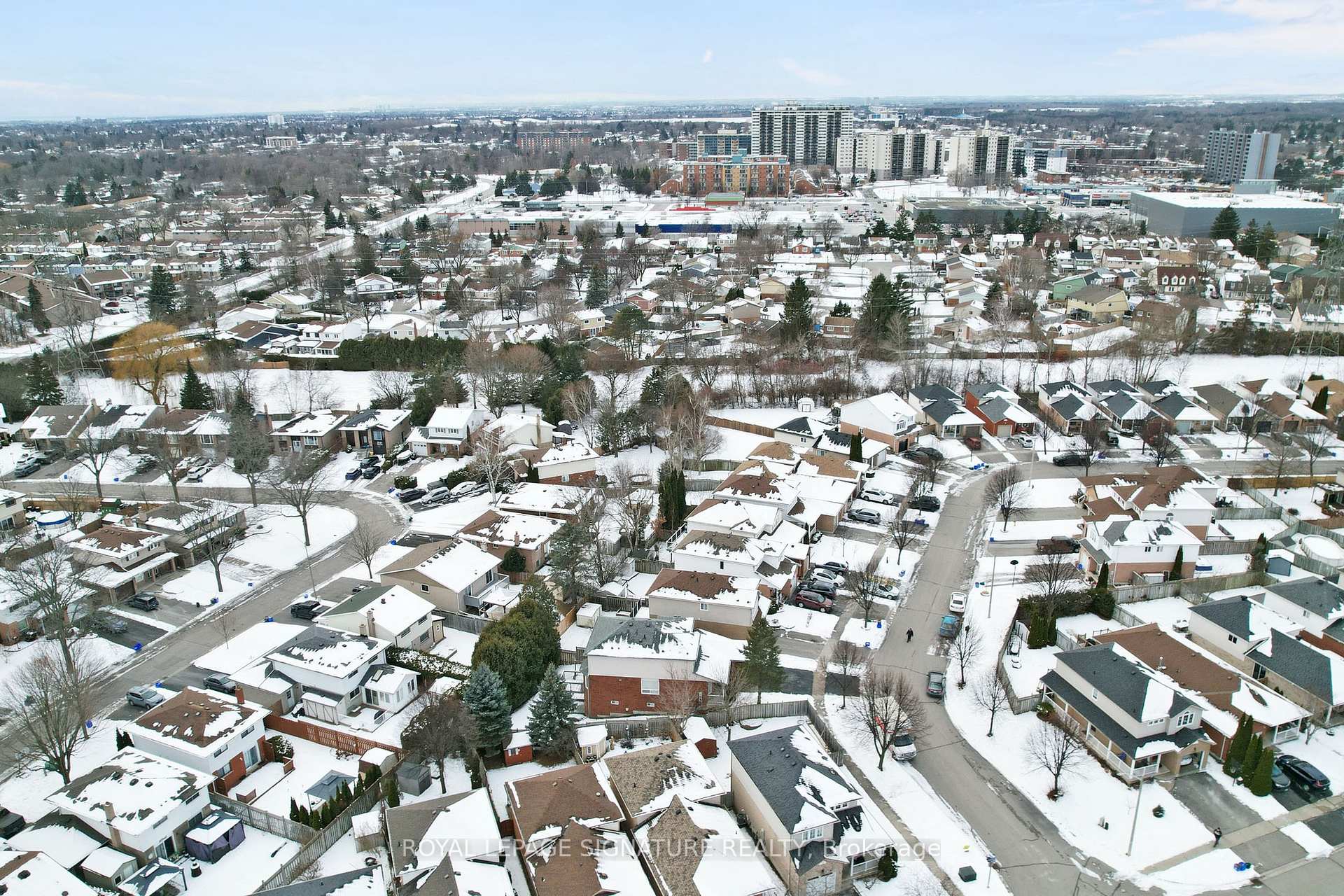 Photo 39 of 451 Compton Crescent, Oshawa, Centennial — HOMEH