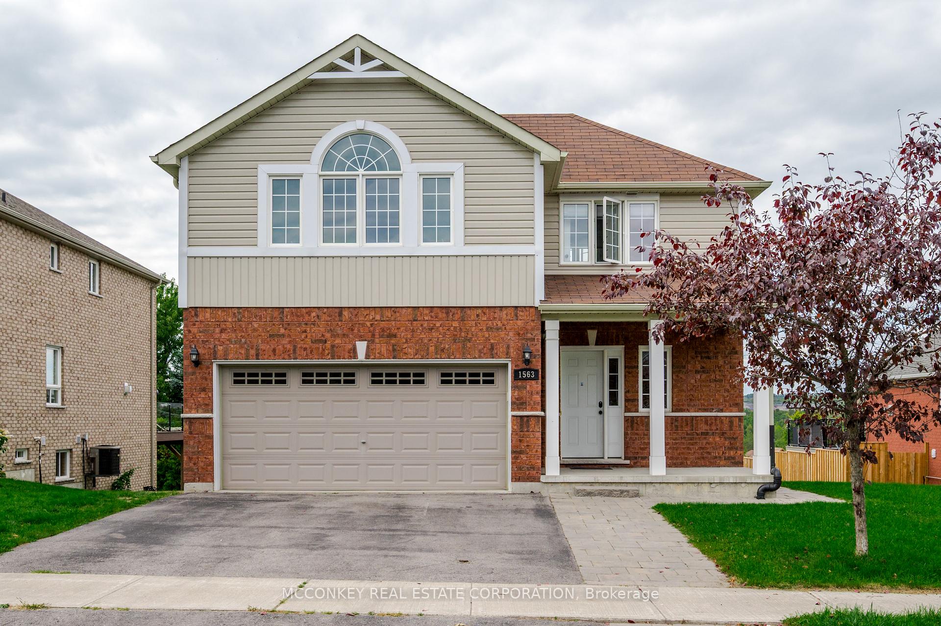 Front of 1563 Scollard Crescent