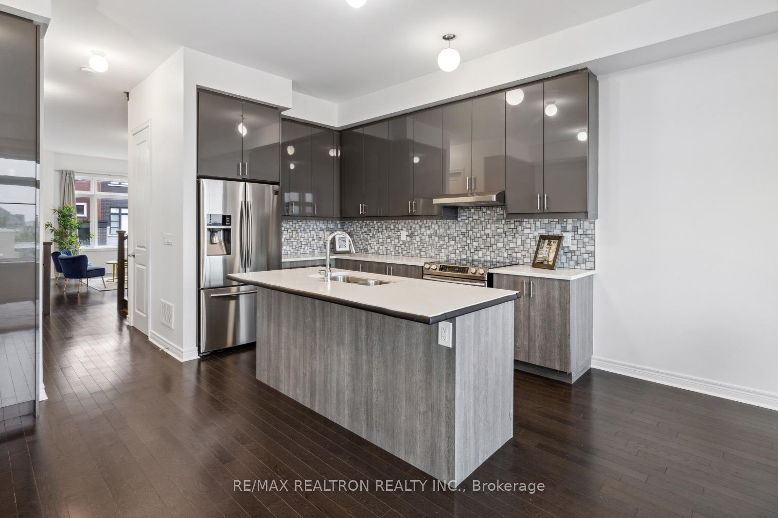 Photo 1 of 5 Laskin Drive, Vaughan, Patterson — HOMEH