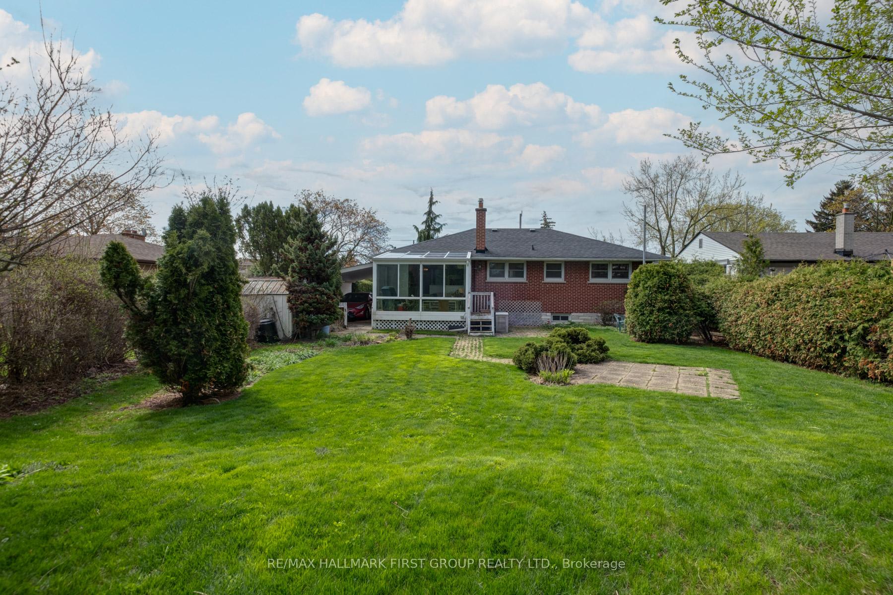 Photo 3 of 362 Marion Avenue, Oshawa, McLaughlin — HOMEH