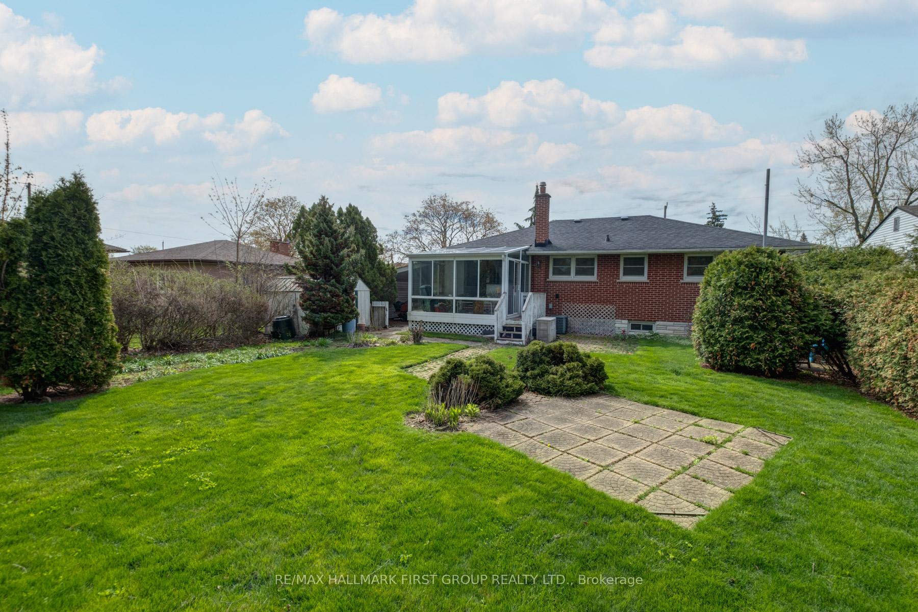 Photo 4 of 362 Marion Avenue, Oshawa, McLaughlin — HOMEH