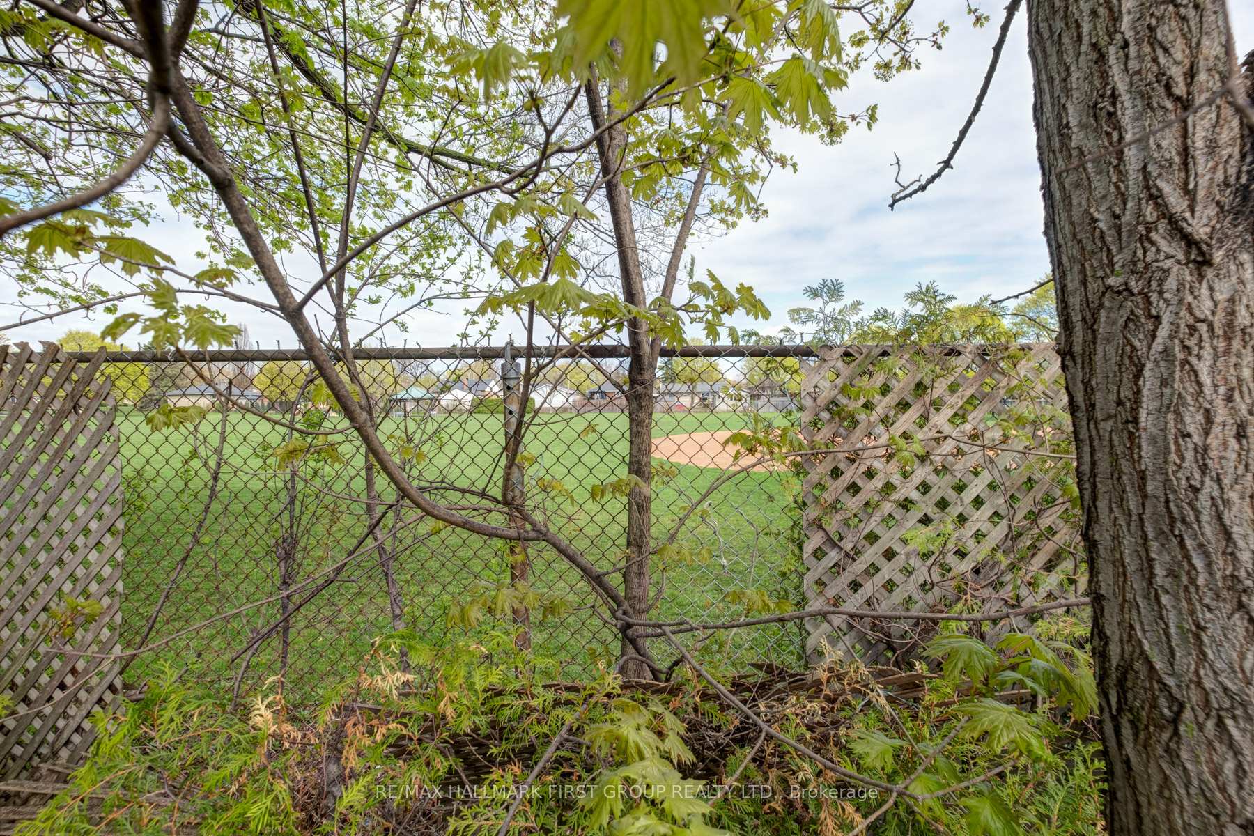 Photo 7 of 362 Marion Avenue, Oshawa, McLaughlin — HOMEH