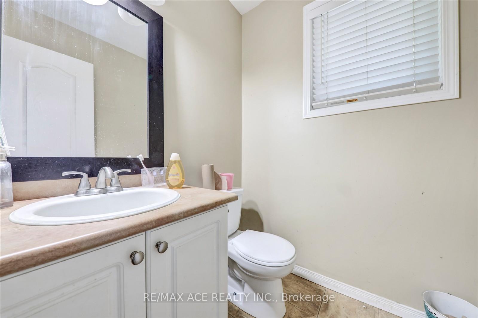 Photo 11 of 303 Spillsbury Drive, Peterborough, Otonabee Ward 1 — HOMEH