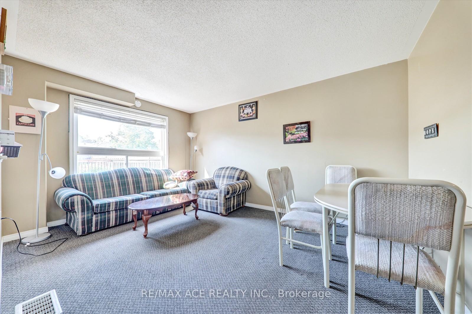 Photo 21 of 303 Spillsbury Drive, Peterborough, Otonabee Ward 1 — HOMEH
