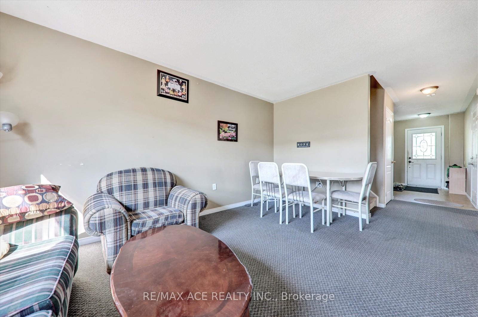 Photo 22 of 303 Spillsbury Drive, Peterborough, Otonabee Ward 1 — HOMEH
